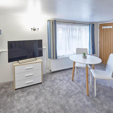 Host & Stay - Princess Place Studio Whitby Exterior foto
